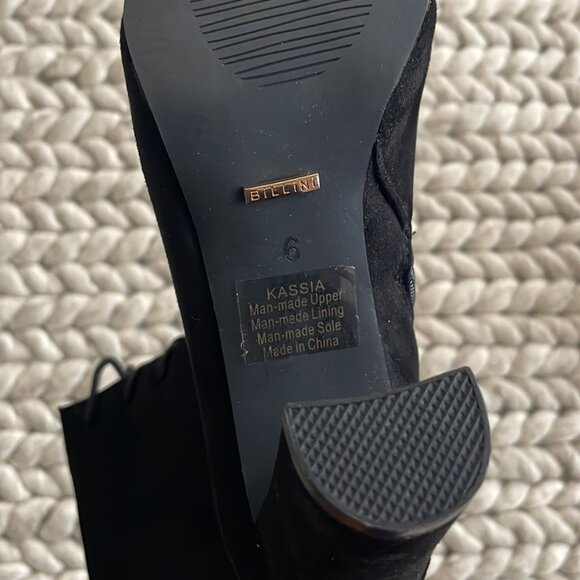 Billini Black Lace-Up Pointed Toe Heeled Ankle Boots Booties Size 6 - Picture 6 of 6